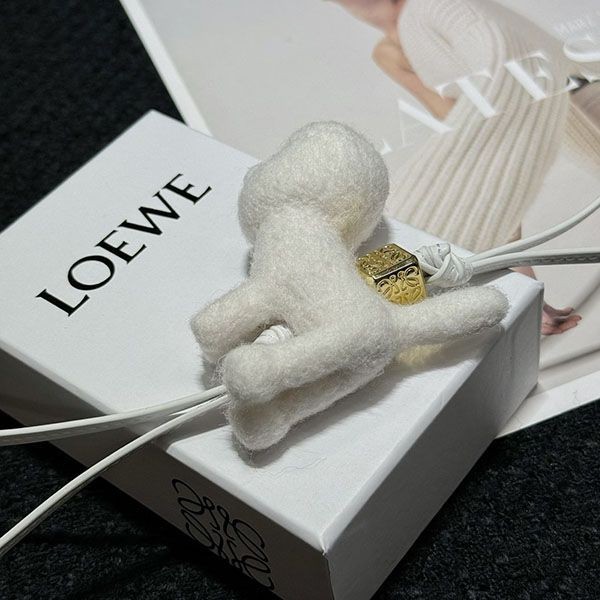 追跡付き 安い ロエベ チャウチャウ N級品 チャーム lov43942